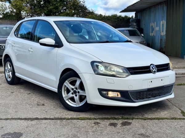Volkswagen Polo Hatchback, Petrol, 2013, White