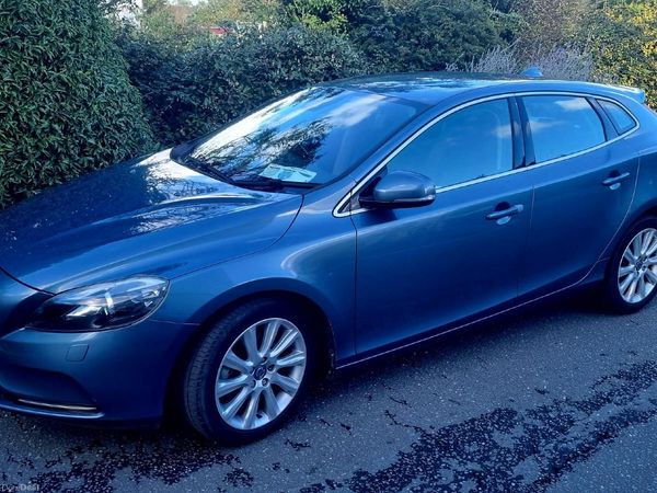 Volvo V40 Hatchback, Petrol, 2014, Blue