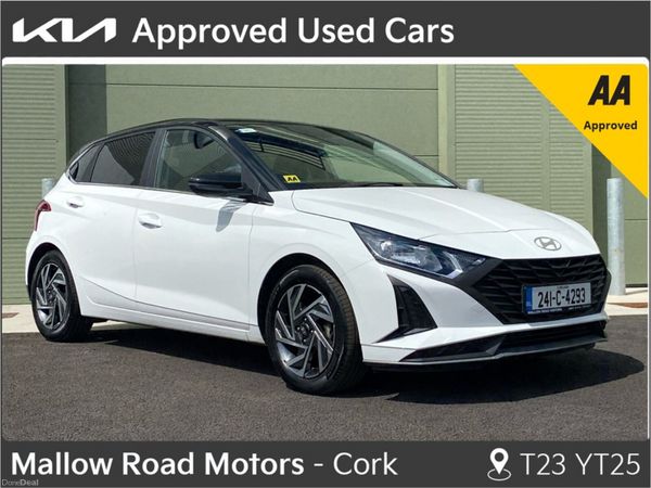 Hyundai i20 Hatchback, Petrol, 2024, White