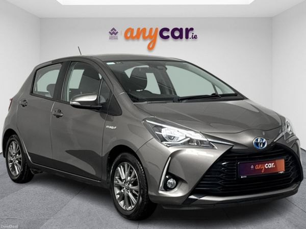 Toyota Yaris MPV, Petrol Hybrid, 2018, Grey