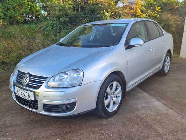 Volkswagen Jetta Saloon, Diesel, 2011, Silver
