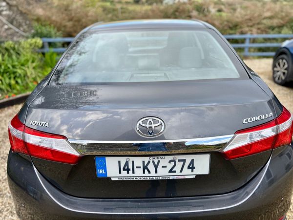 Toyota Corolla Saloon, Diesel, 2014, Grey