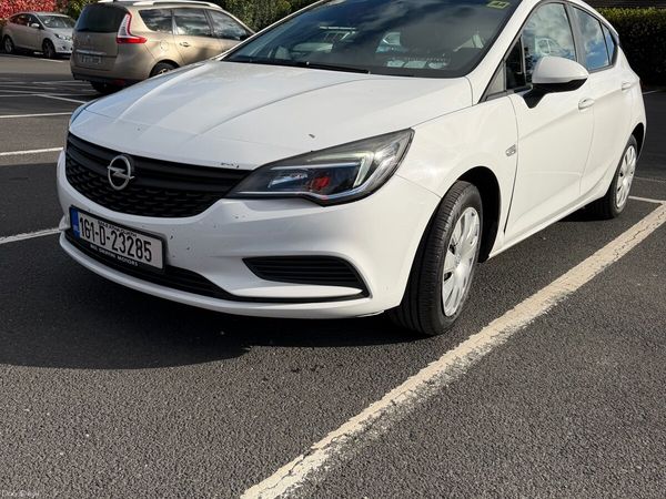 Opel Astra Hatchback, Petrol, 2016, White