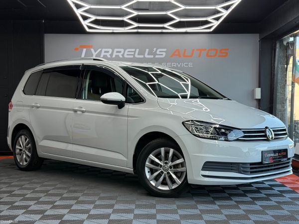 Volkswagen Touran MPV, Petrol, 2017, White