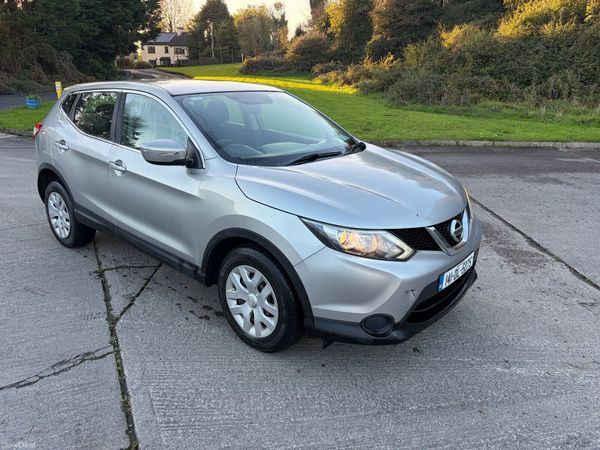 Nissan Qashqai Hatchback, Diesel, 2014, Silver