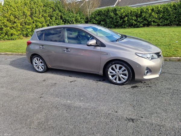Toyota Auris MPV, Petrol Hybrid, 2015, Bronze
