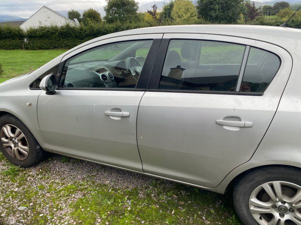 Opel Corsa Hatchback, Petrol, 2012, Silver