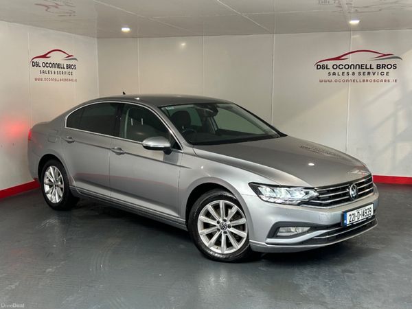 Volkswagen Passat Saloon, Diesel, 2022, Silver