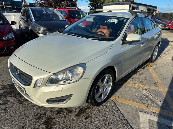 Volvo S60 Saloon, Petrol, 2013, Silver