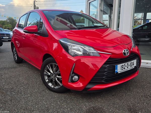 Toyota Yaris Hatchback, Petrol, 2019, Red
