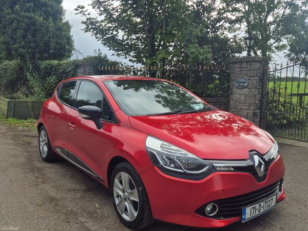 Renault Clio Hatchback, Petrol, 2017, Red