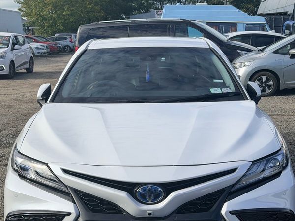 Toyota Camry Hatchback, Petrol Hybrid, 2023, White