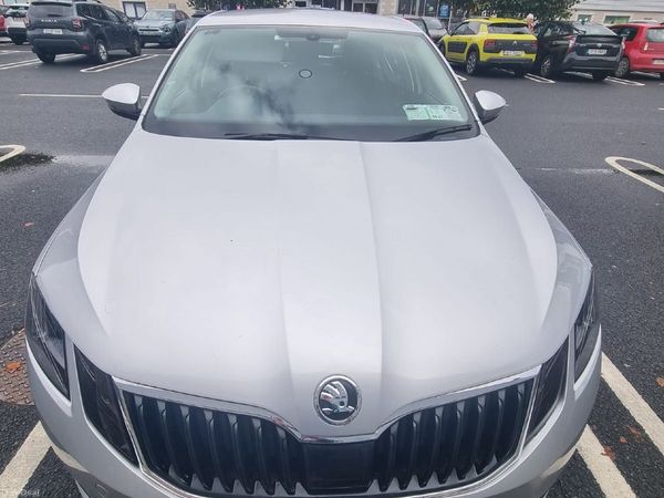Skoda Octavia Saloon, Petrol, 2018, Grey