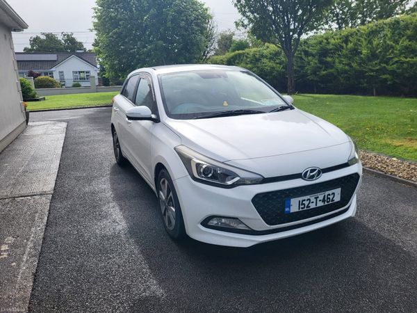 Hyundai i20 Hatchback, Petrol, 2015, White