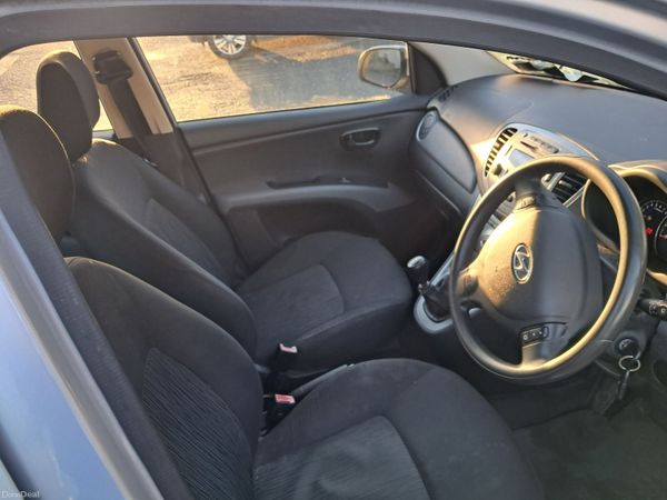 Hyundai i10 Hatchback, Petrol, 2011, Silver