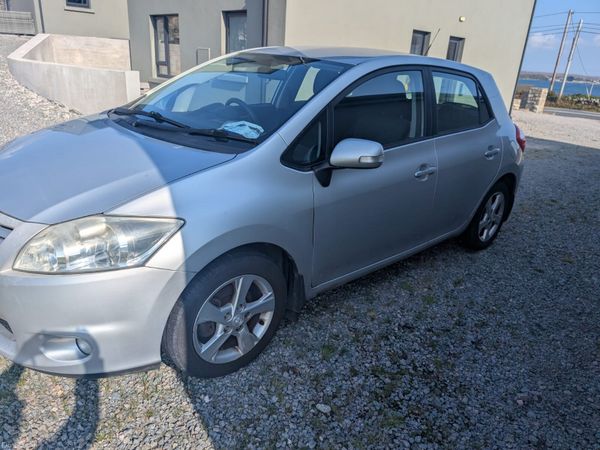 Toyota Auris Hatchback, Petrol, 2010, Silver