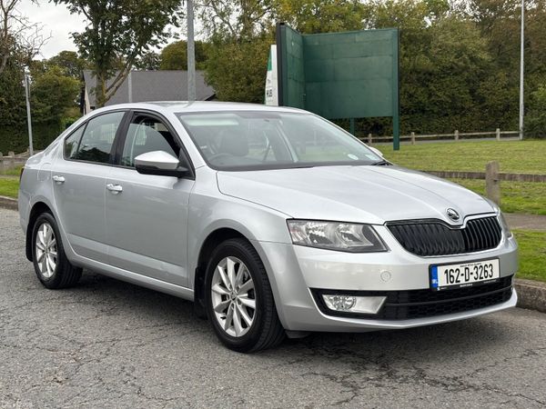 Skoda Octavia Saloon, Diesel, 2016, Silver