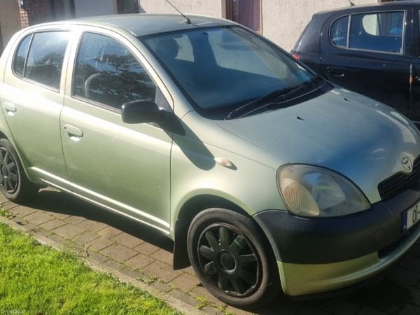 Toyota Yaris Hatchback, Petrol, 2001, Green
