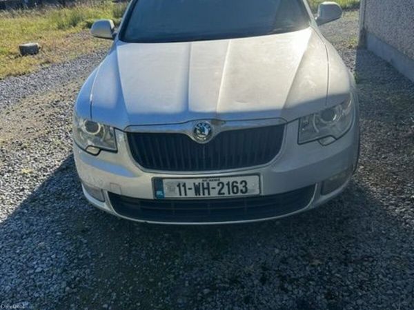 Skoda Superb Hatchback, Diesel, 2011, Silver