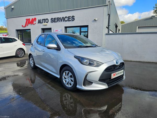 Toyota Yaris Hatchback, Petrol Hybrid, 2021, Silver