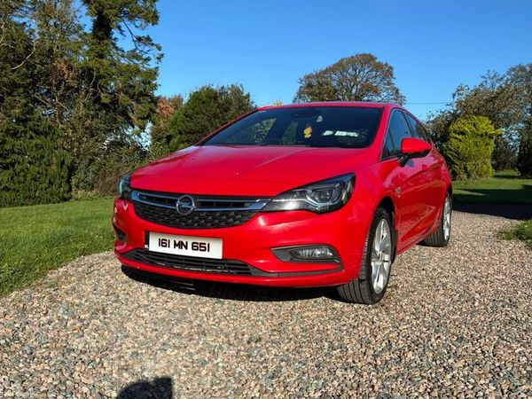 Opel Astra Hatchback, Diesel, 2016, Red
