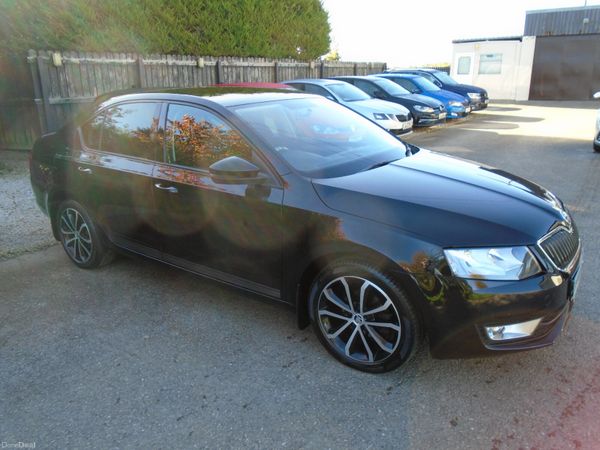 Skoda Octavia Saloon, Diesel, 2017, Black