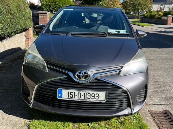 Toyota Yaris Hatchback, Petrol, 2015, Grey