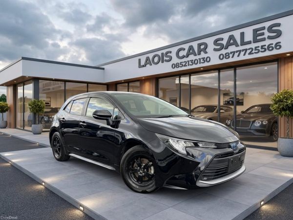 Toyota Corolla Saloon, Petrol Hybrid, 2023, Silver