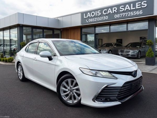 Toyota Camry Saloon, Petrol Hybrid, 2021, White