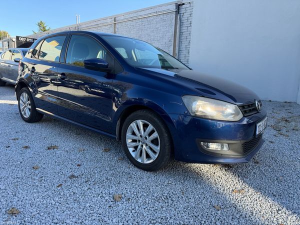 Volkswagen Polo Hatchback, Petrol, 2013, Blue