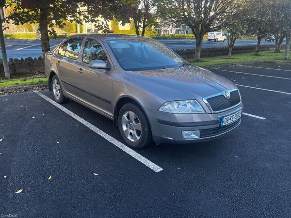 Skoda Octavia Hatchback, Petrol, 2008, Beige