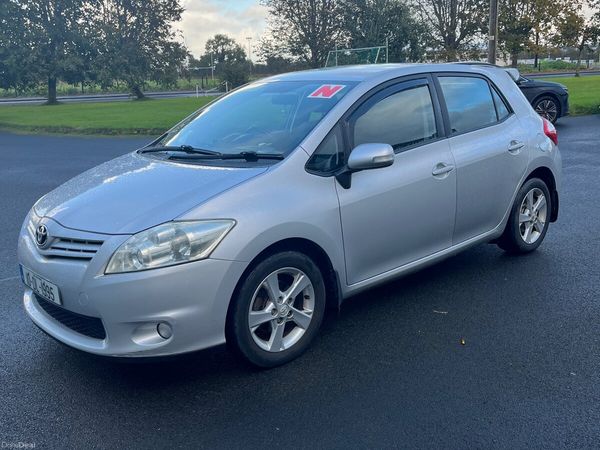 Toyota Auris Hatchback, Diesel, 2010, Silver