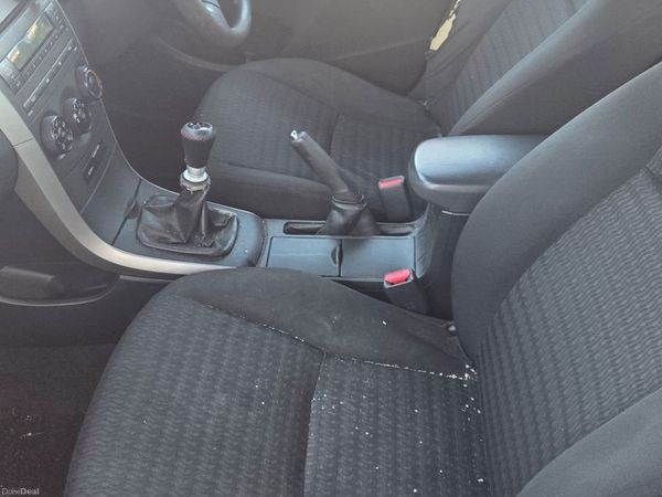 Toyota Corolla Saloon, Diesel, 2009, Silver