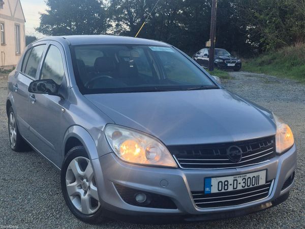 Opel Astra Hatchback, Petrol, 2008, Silver