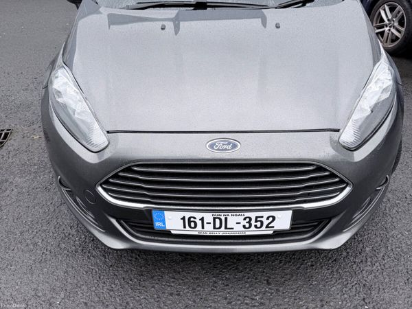 Ford Fiesta Hatchback, Petrol, 2016, Grey