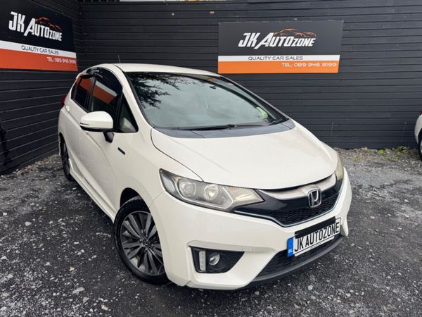 Honda Fit Hatchback, Petrol Hybrid, 2016, White