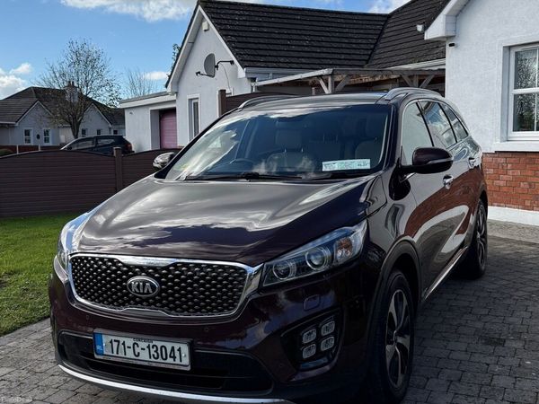 Kia Sorento SUV, Diesel, 2017, Red