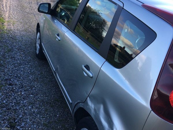 Nissan Note MPV, Petrol, 2011, Silver