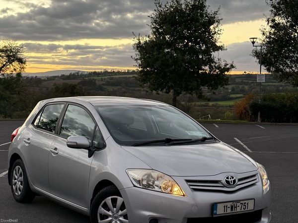 Toyota Auris Hatchback, Diesel, 2011, Silver