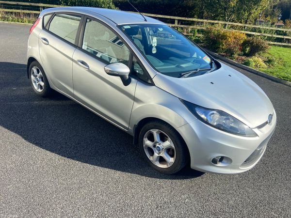 Ford Fiesta Hatchback, Petrol, 2011, Silver
