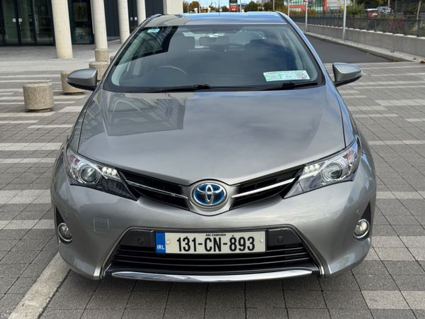 Toyota Auris Hatchback, Petrol Hybrid, 2013, Grey