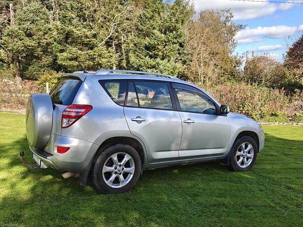 Toyota RAV4 SUV, Diesel, 2011, Silver