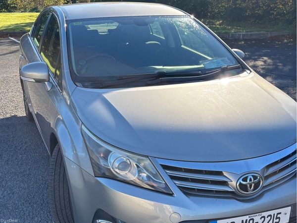 Toyota Avensis Saloon, Diesel, 2012, Grey