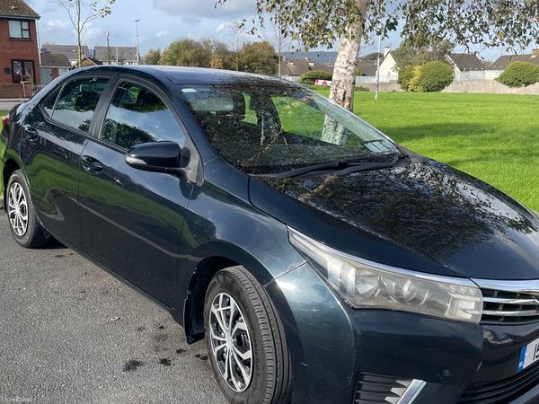 Toyota Corolla Saloon, Diesel, 2015, Black