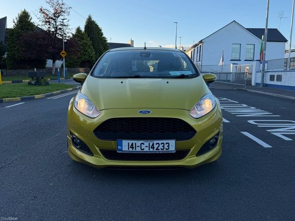 Ford Fiesta Hatchback, Petrol, 2014, Yellow