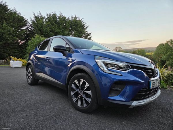 Renault Captur Hatchback, Petrol, 2022, Blue