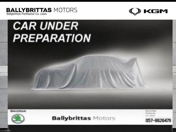 Skoda Rapid Hatchback, Petrol, 2017, White