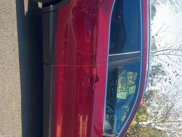 Nissan Qashqai Hatchback, Diesel, 2019, Red