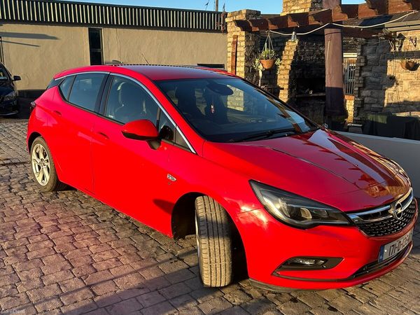 Opel Astra Hatchback, Diesel, 2017, Red