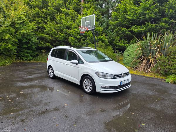 Volkswagen Touran MPV, Diesel, 2016, White